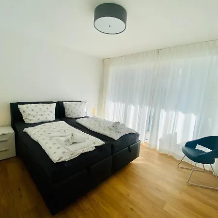 2702 - Strandwiese 16 *