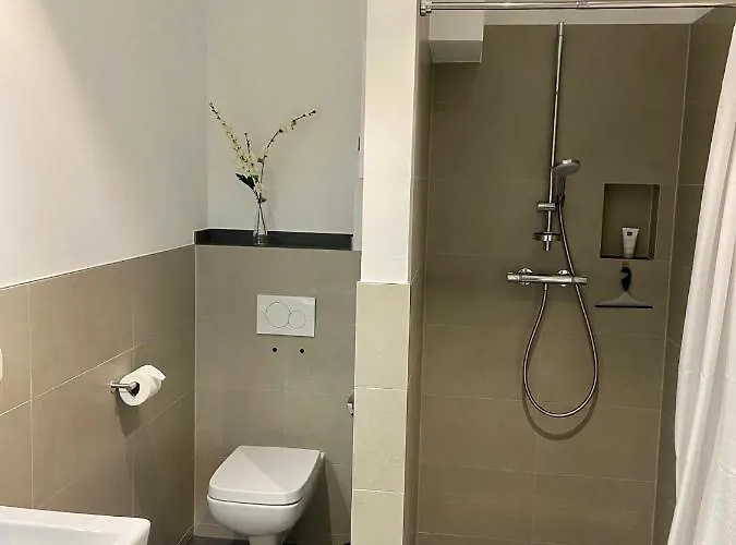 2702 - Strandwiese 16 * Даме